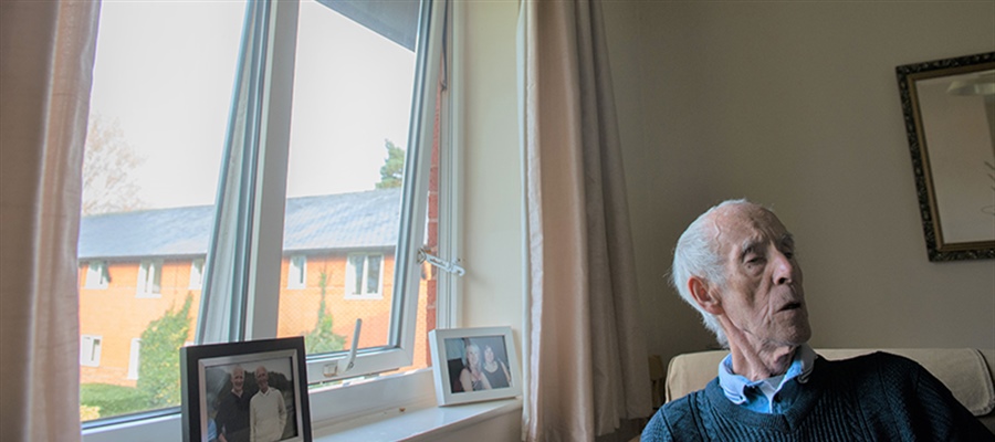 Supporting independence and quality of life for people with dementia at the end of life